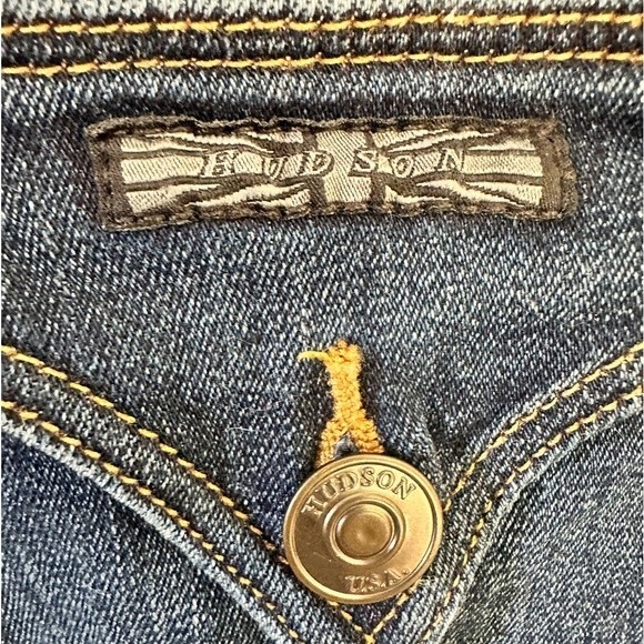 HUDSON Croxley Mid Thigh Medium Wash Denim Shorts Raw Hem Distressed Size 28 - Picture 6 of 10